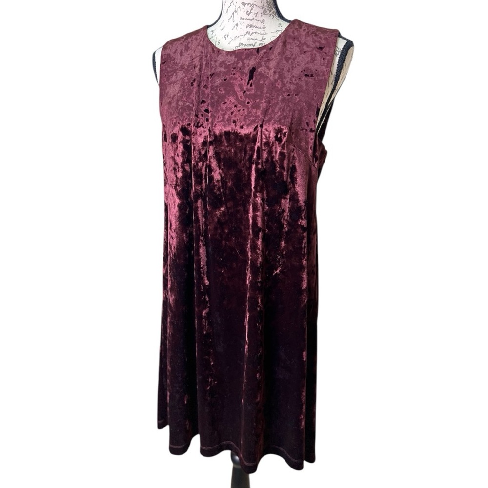 BCBGeneration | Burgundy Velvet Dress Size Medium - Picture 7 of 16